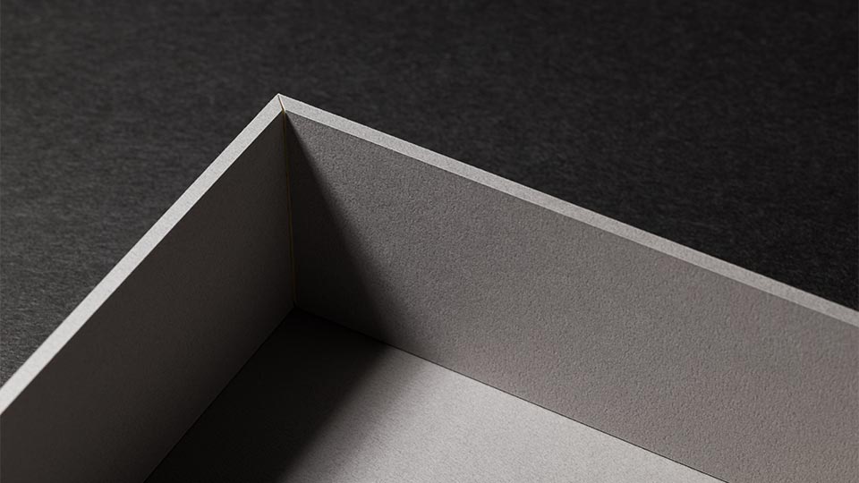 高級感とは、「重さ」である。